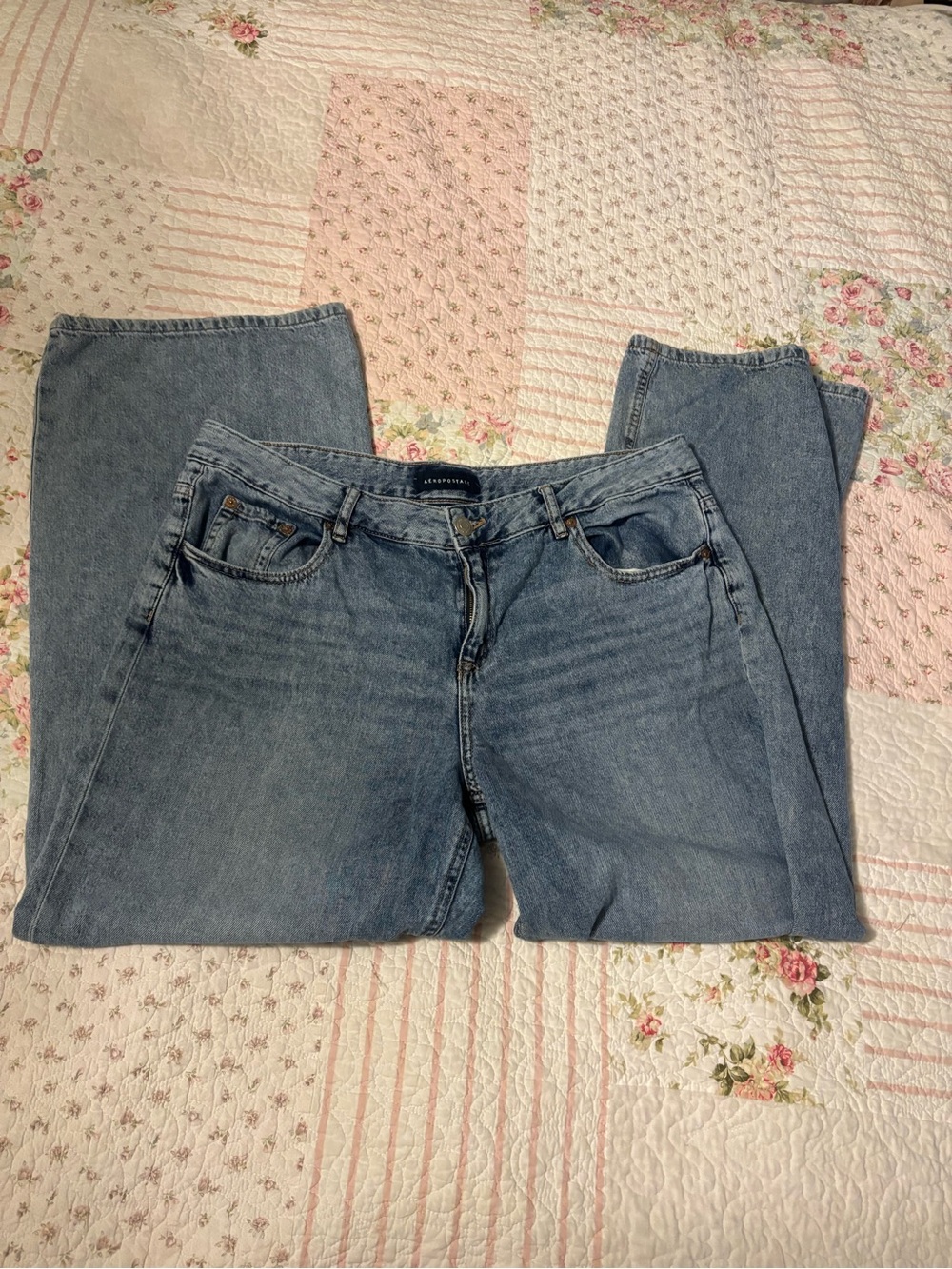 Aeropostale Women's Straight Leg Denim Jeans - Light Blue Wash